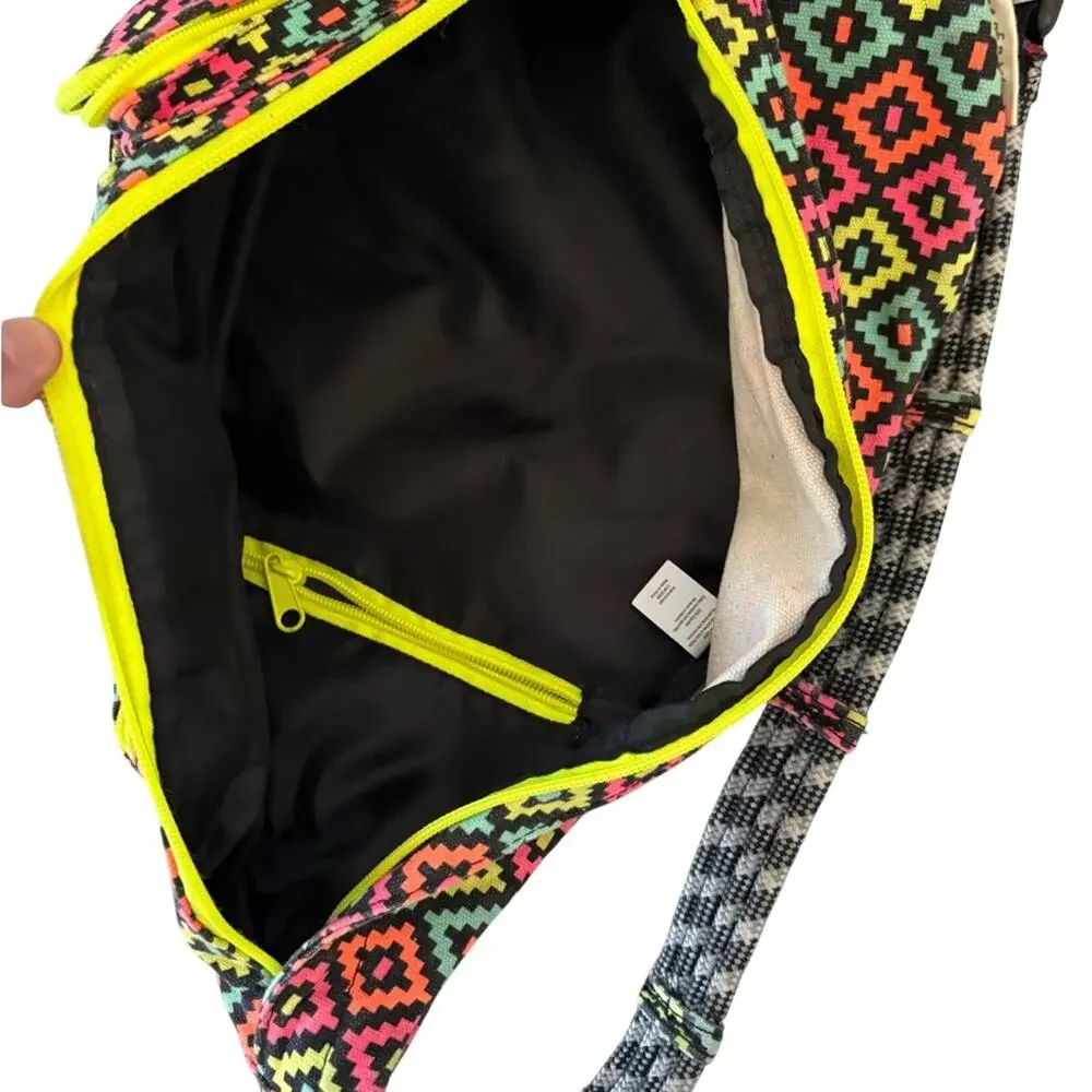 Kavu Geometric Sling Bag